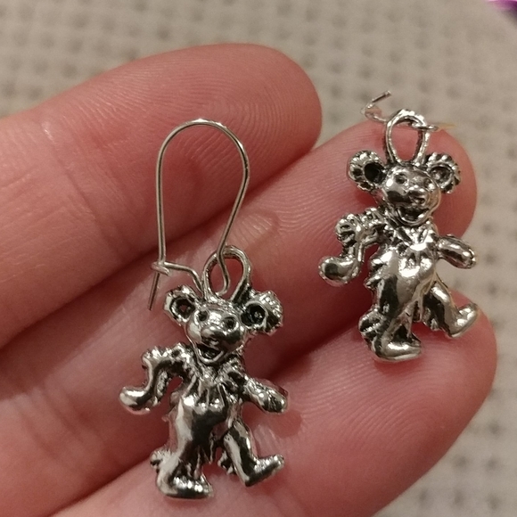 - ❤️10/$30 New dainty grateful dead bear earrings - Picture 2 of 3